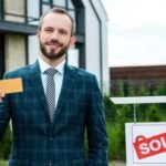 What Does A Real Estate Agent Do